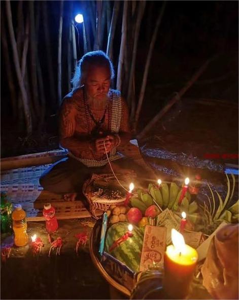 中了<a href=https://www.tgqjwang.com/ target=_blank class=infotextkey>情降</a>的人是什么症状(5种被<a href=https://www.tgqjwang.com/ target=_blank class=infotextkey>情降</a>后的身体症状)